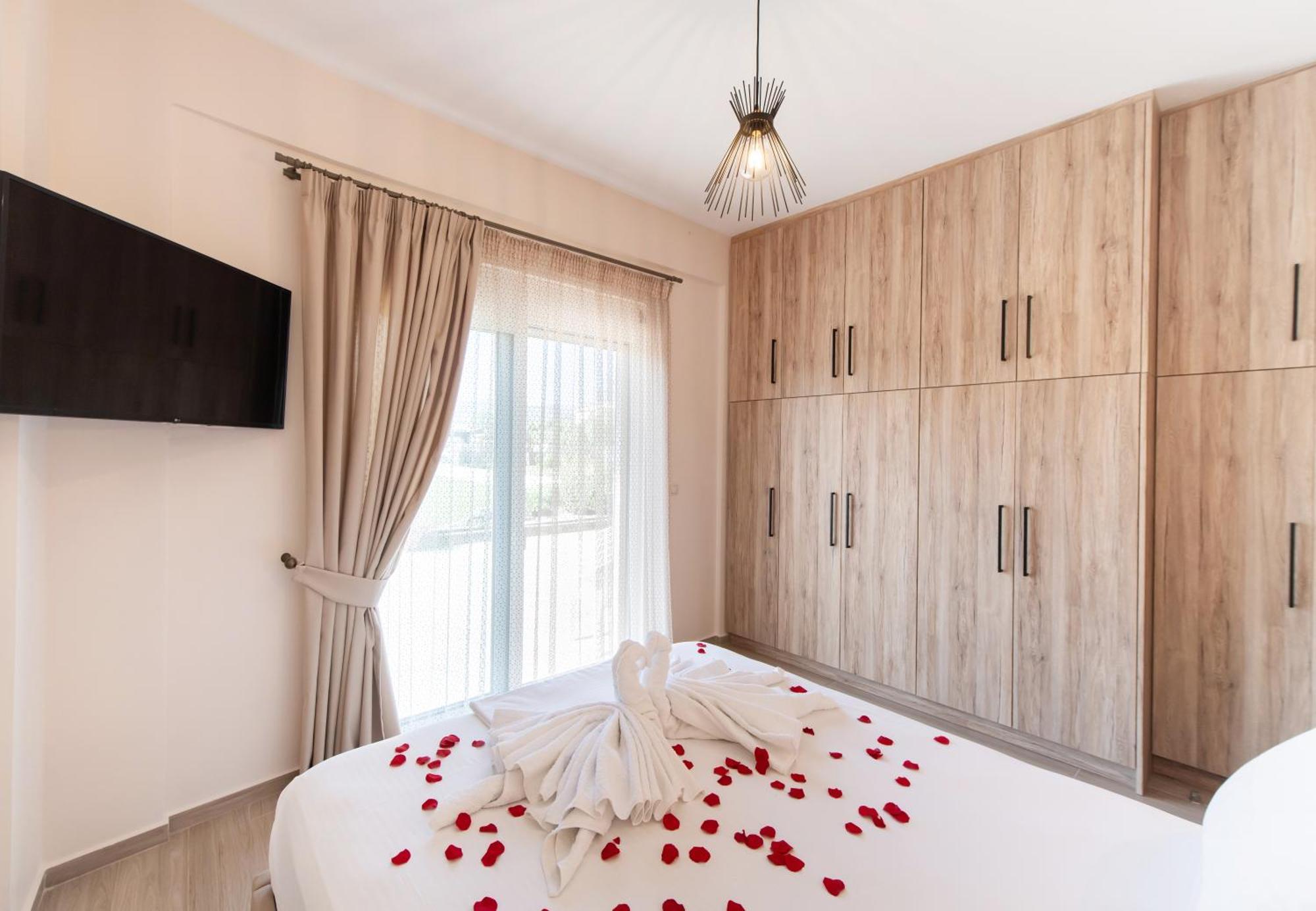Ruellia Luxury Apartments Kalligoni Exterior photo