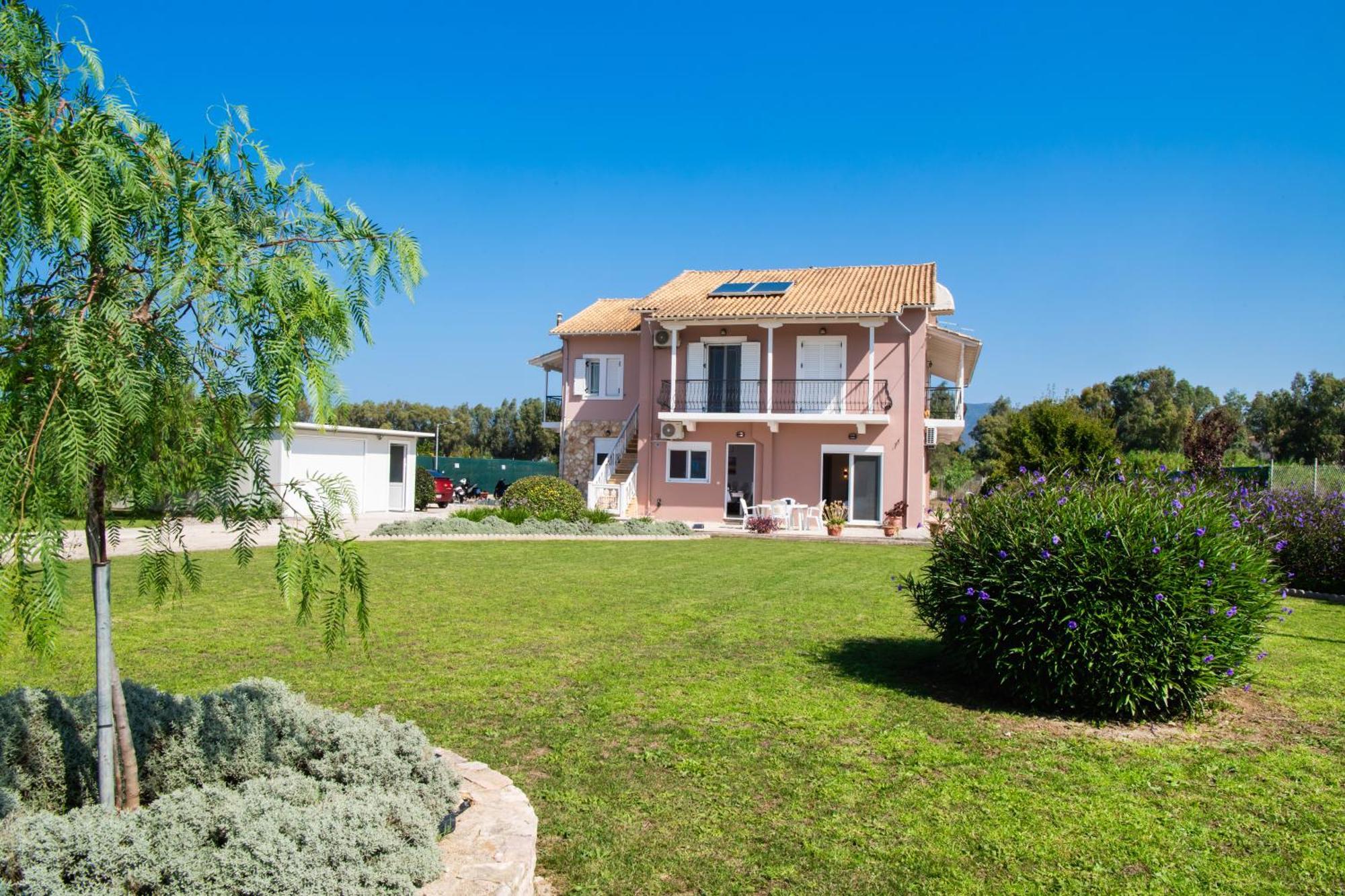 Ruellia Luxury Apartments Kalligoni Exterior photo